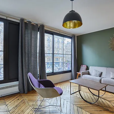 Centre De By Prestige Parigi